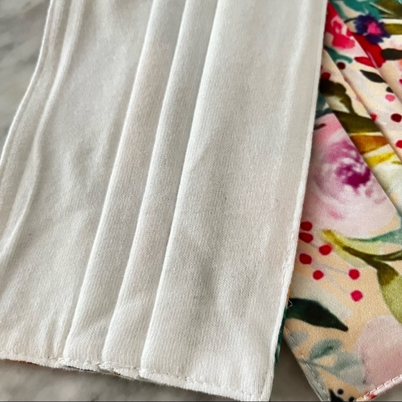 NEW 2-pack Satin Watercolor Face Masks - Picture 4 of 9